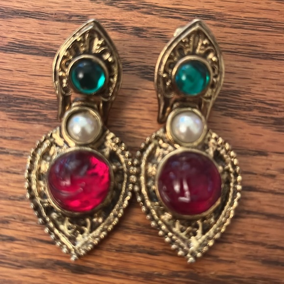 Unique Vintage Earrings - Picture 6 of 9